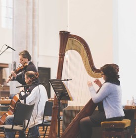Maria Knops - harp - Cd opname koorwerk Hij leeft